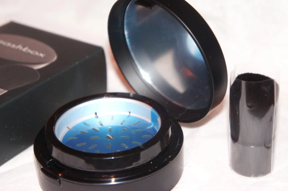 NIB Smashbox HALO hydrating perfecting powder + BRUSH + PRIMER BONUS - Image 3 of 4