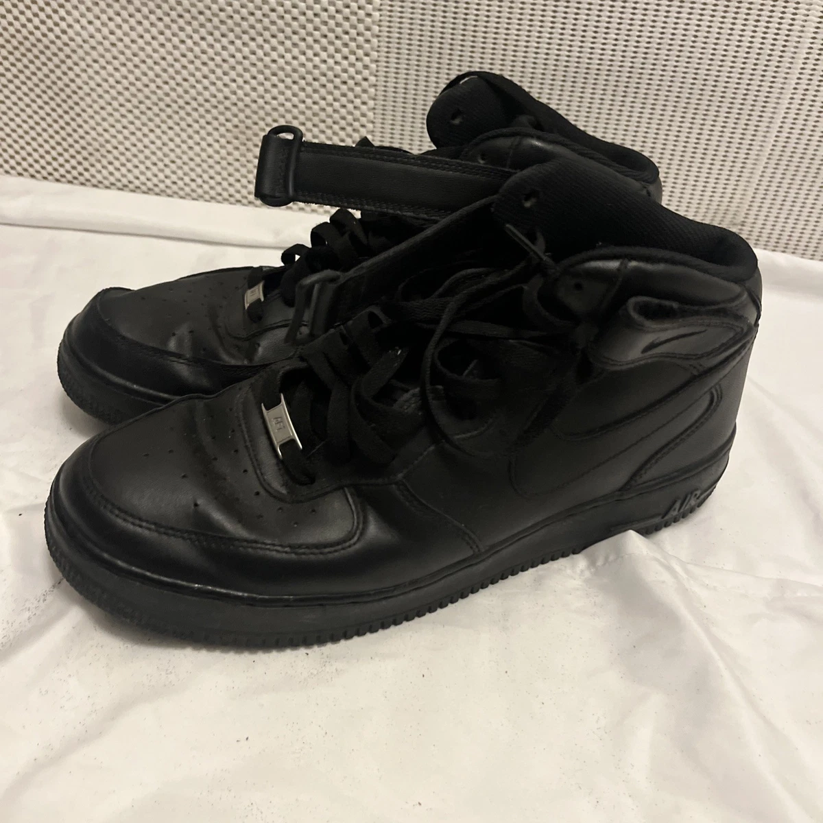 Preços baixos em Nike Air Force 1 Mid '07 Triple Black | eBay