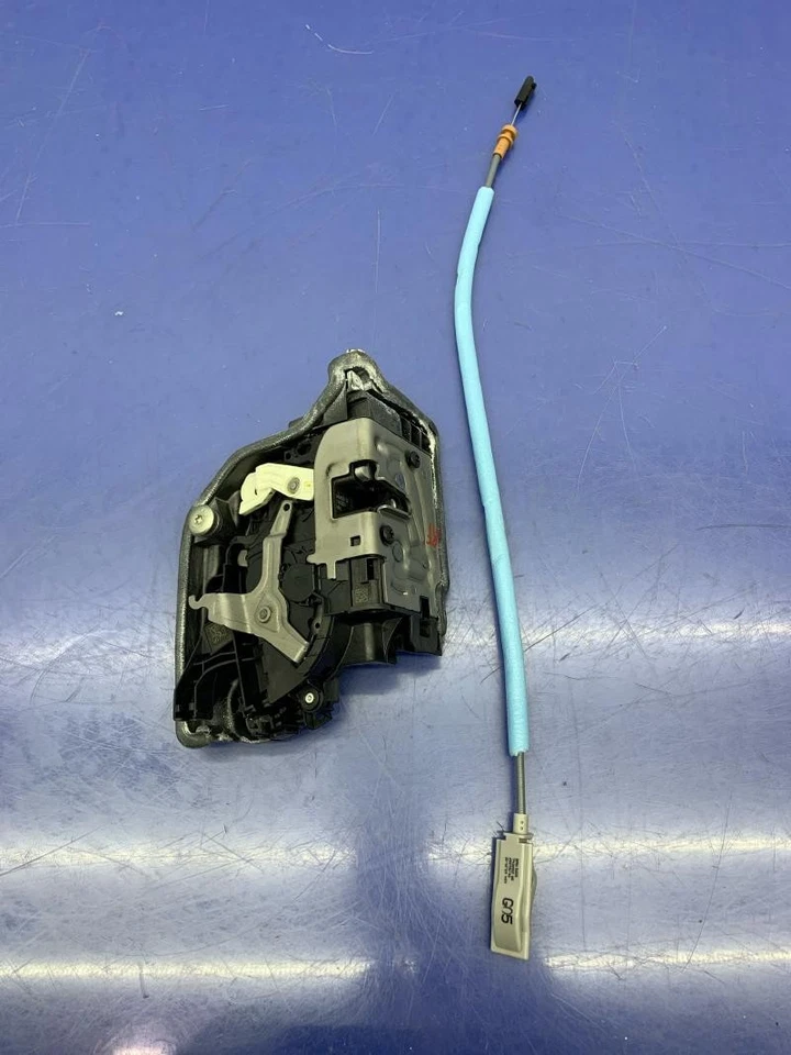 2019-2023 BMW X5 G05 RIGHT FRONT DOOR LOCK W/ CONNECTOR WIRE 51219464890 - Image 2 of 4