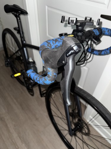 GIANT CONTEND AR 4 ROAD BIKE - Picture 11 of 14