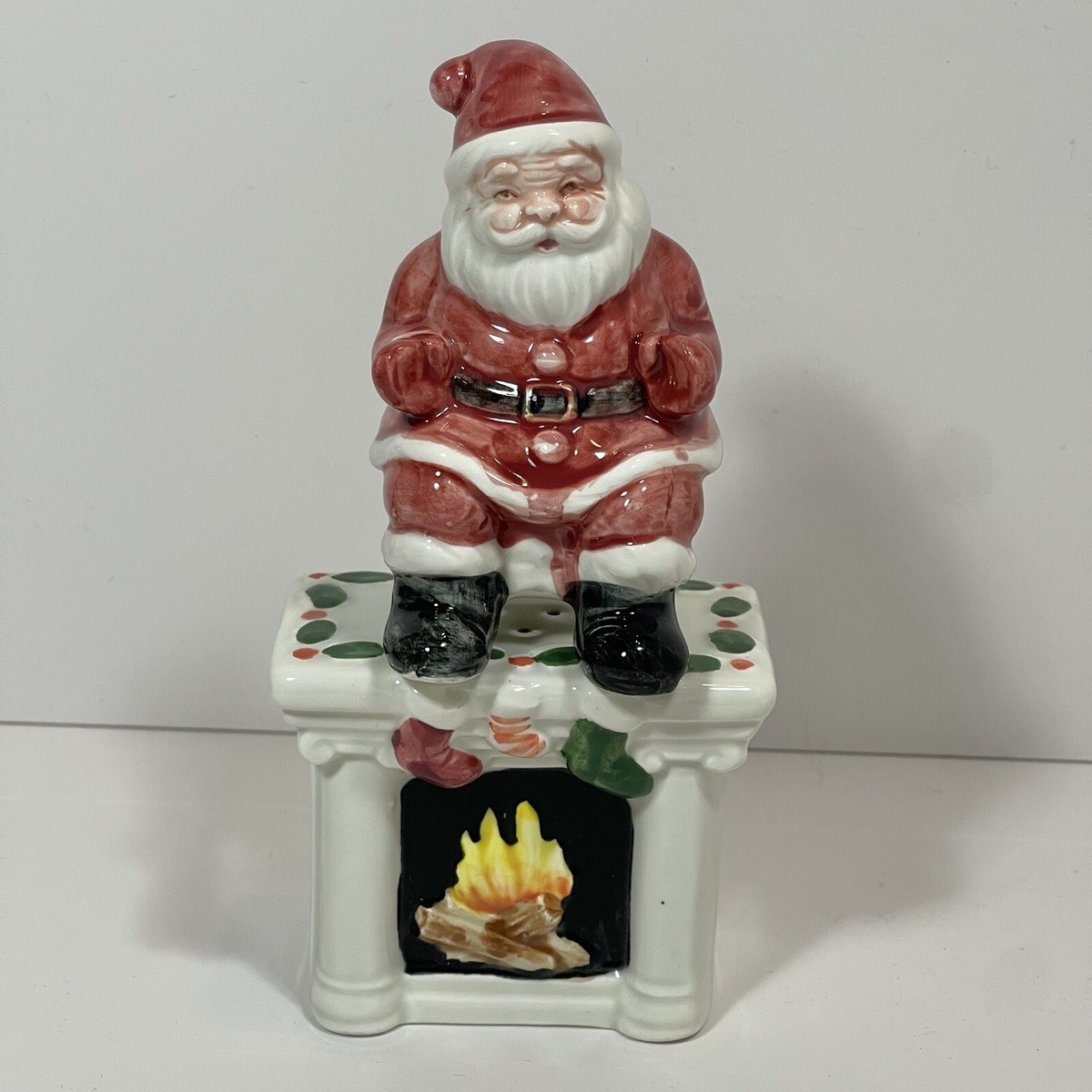 Vintage Otagiri Mary Ann Baker Fireplace Santa Salt & Pepper Vintage Otagiri Mary Ann Baker Fireplace Santa Salt & Pepper