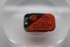 B VINTAGE SHURLITE GAS LIGHTER SIX RENEWALS NO.1501X