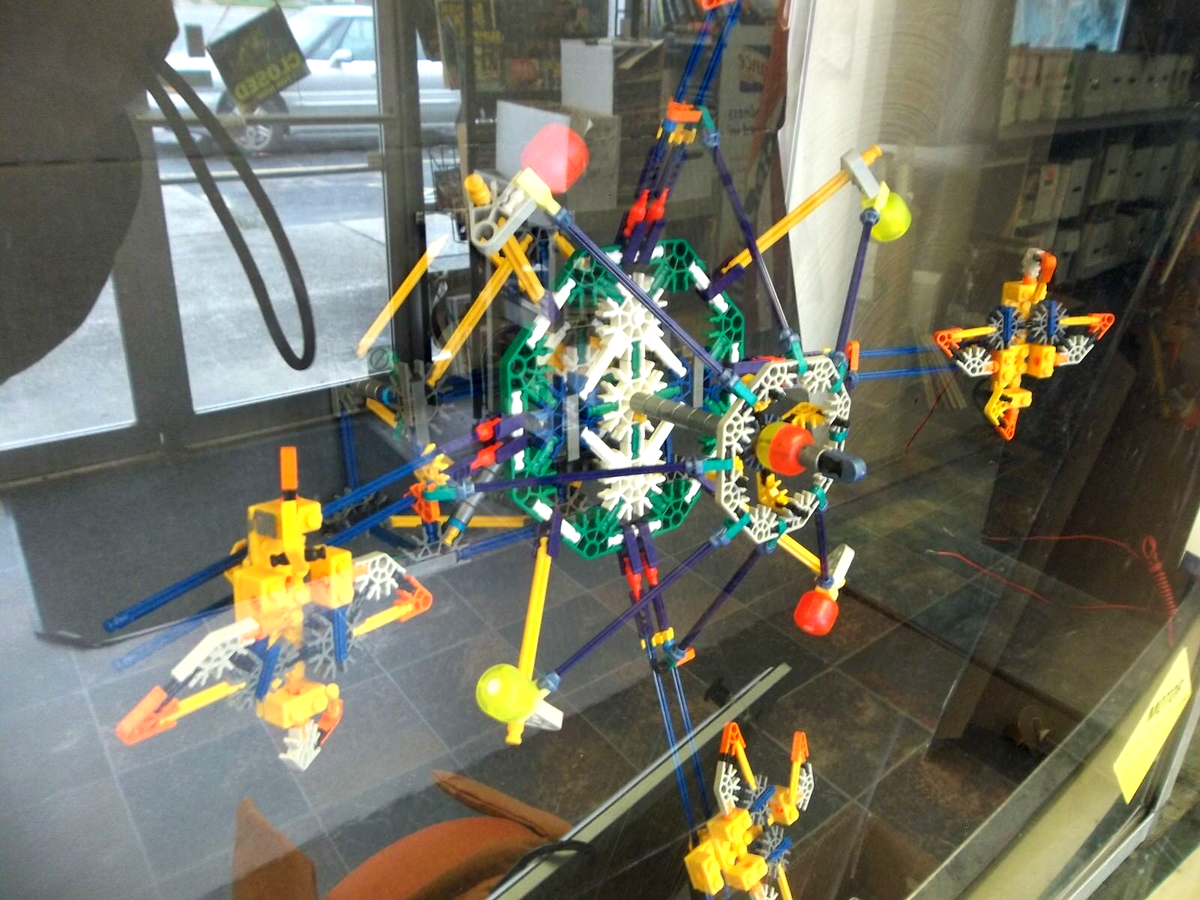 K'NEX SUPERSONIC SWIRL STORE DISPLAY CASE WORKS! TWIRLS MOVES