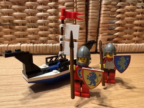LEGO 6017 King’s Oarsmen (1987) – Complete w/ Instructions – Lion Knights Castle