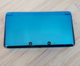 Nintendo 3DS Aqua Blue CTR-001 Handheld Video Game Console