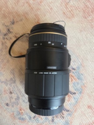 Sigma 70-300mm f4-5.6 APO DG Macro Telephoto Zoom Lens with Cap AF