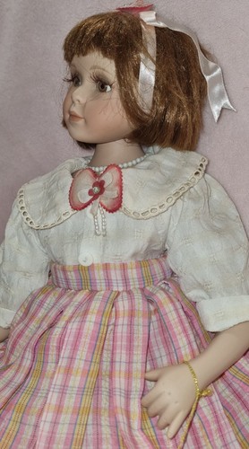 Homeart porcelain doll "Becky" 5374. Pre owned. 50cms. - Picture 13 of 21