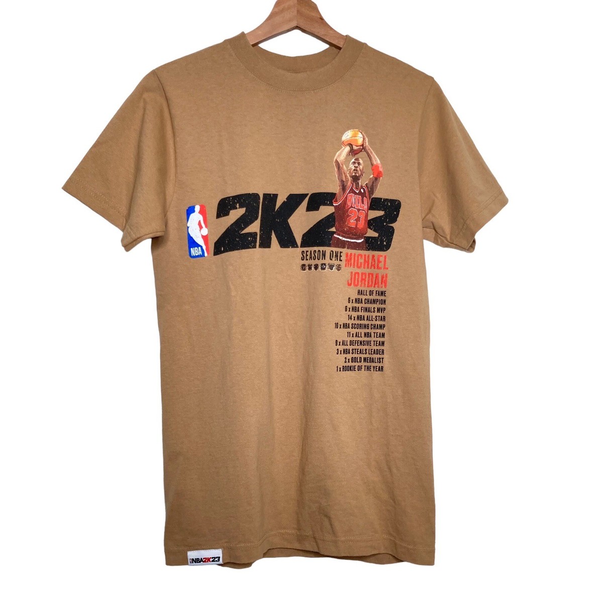 新品　Michael Jordan rare AIRジョーダン NBA 2パック NBA 2K23 Michael Jordan #23 Season One Tan Heavyweight Tee T-Shirt