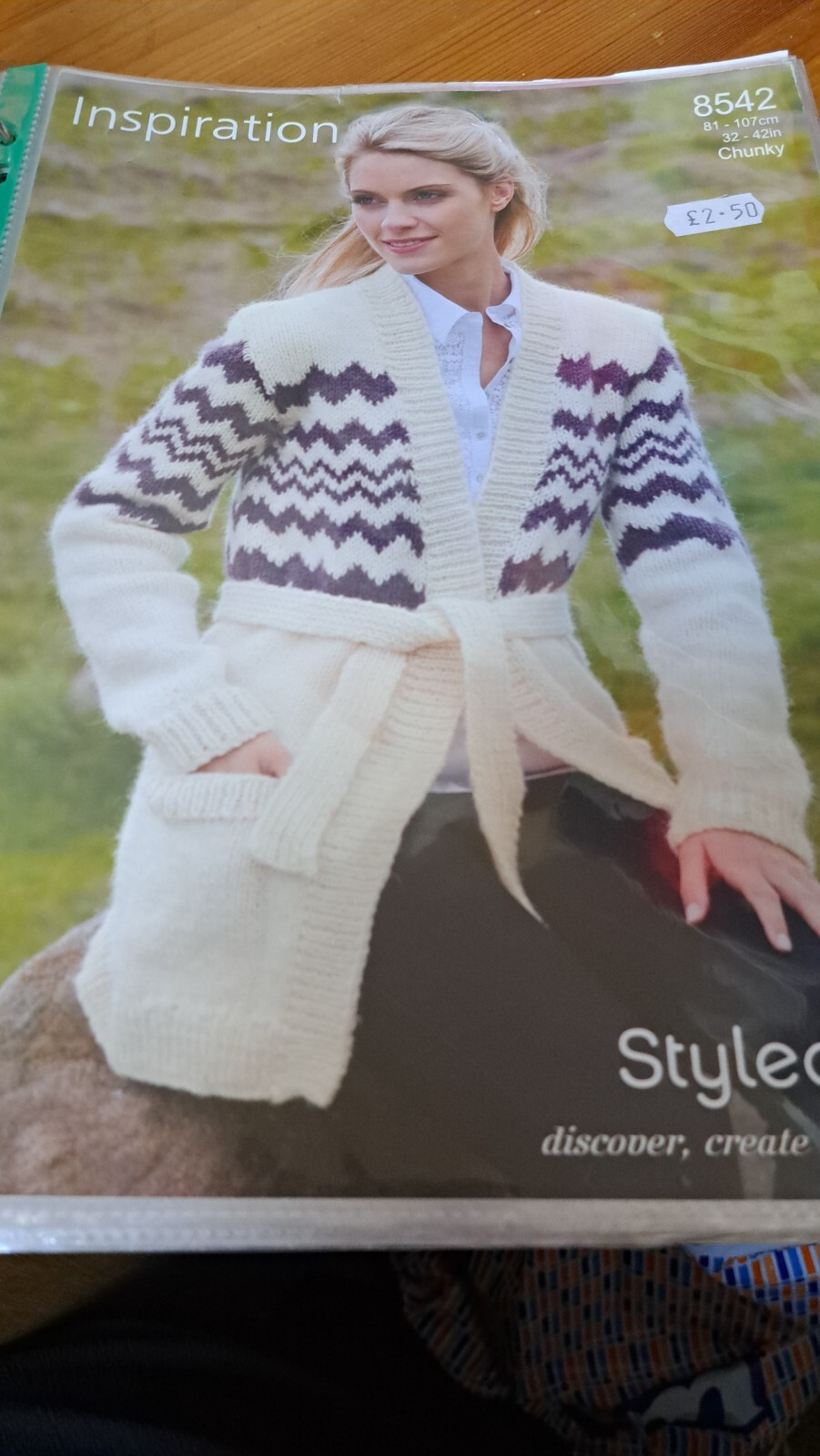 Stylecraft 8542 - Chunky Cardigan Knitting Pattern