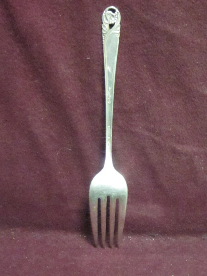 Tenedor de ensalada International Sterling SPRING GLORY 6 1/2" 38g sin monograma   Foto 3 de 4