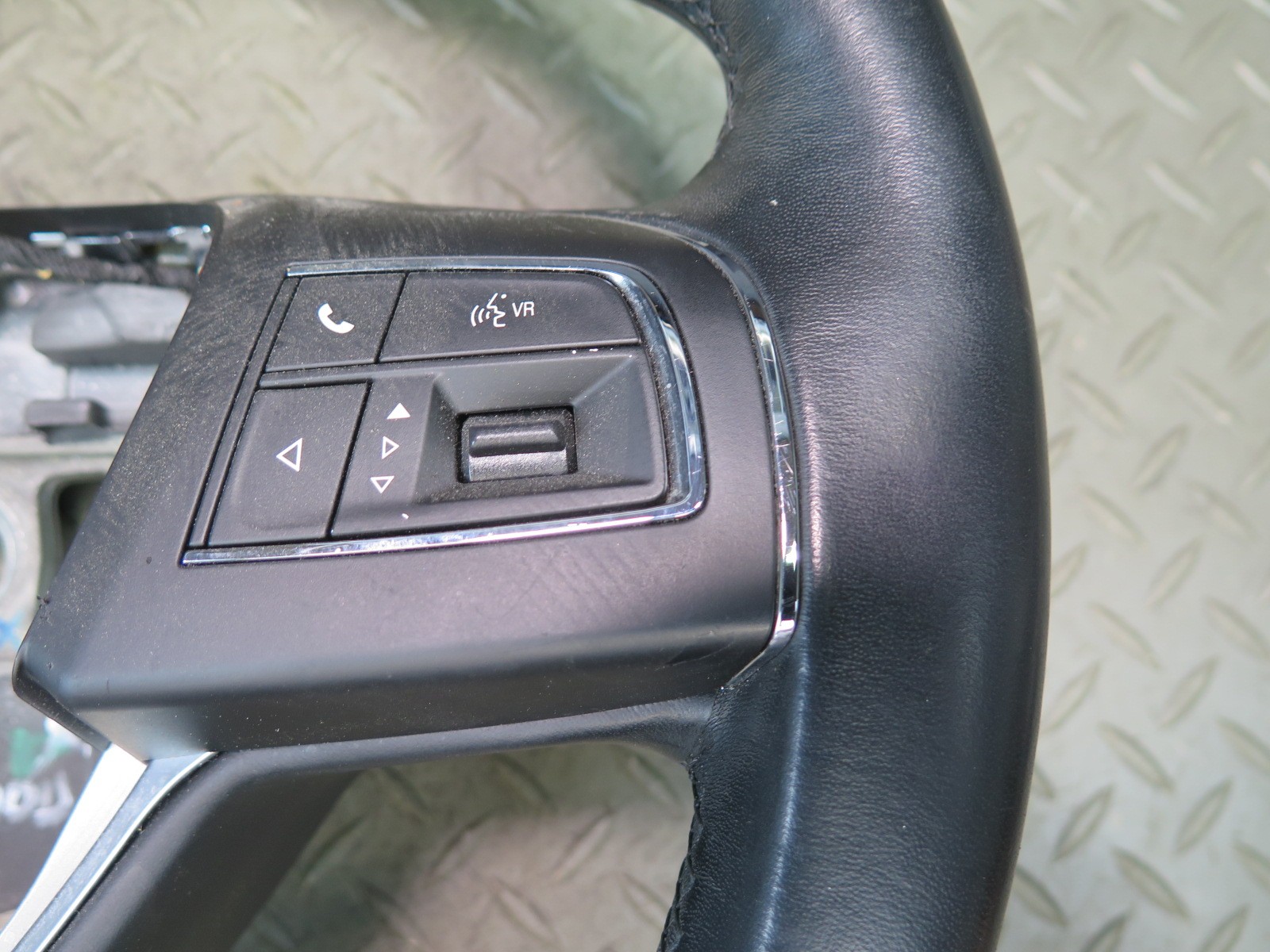 2017-2020 MASERATI LEVANTE M161 LEATHER STEERING BLACK W CONTROLS & SHIFTERS