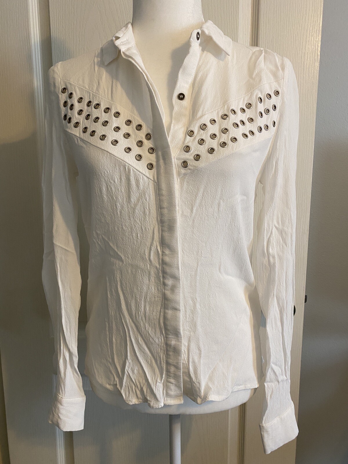 Forum Grommet Stud Blouse in White Size S-image