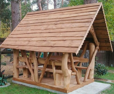 Baumstamm Sitzgruppe - Gartenpavillon - Gartenhütte . Rustikal und Urig.