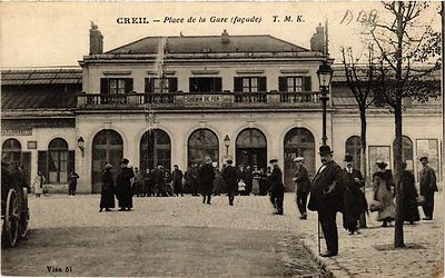 CPA CREIL - Place de la Gare (423541)