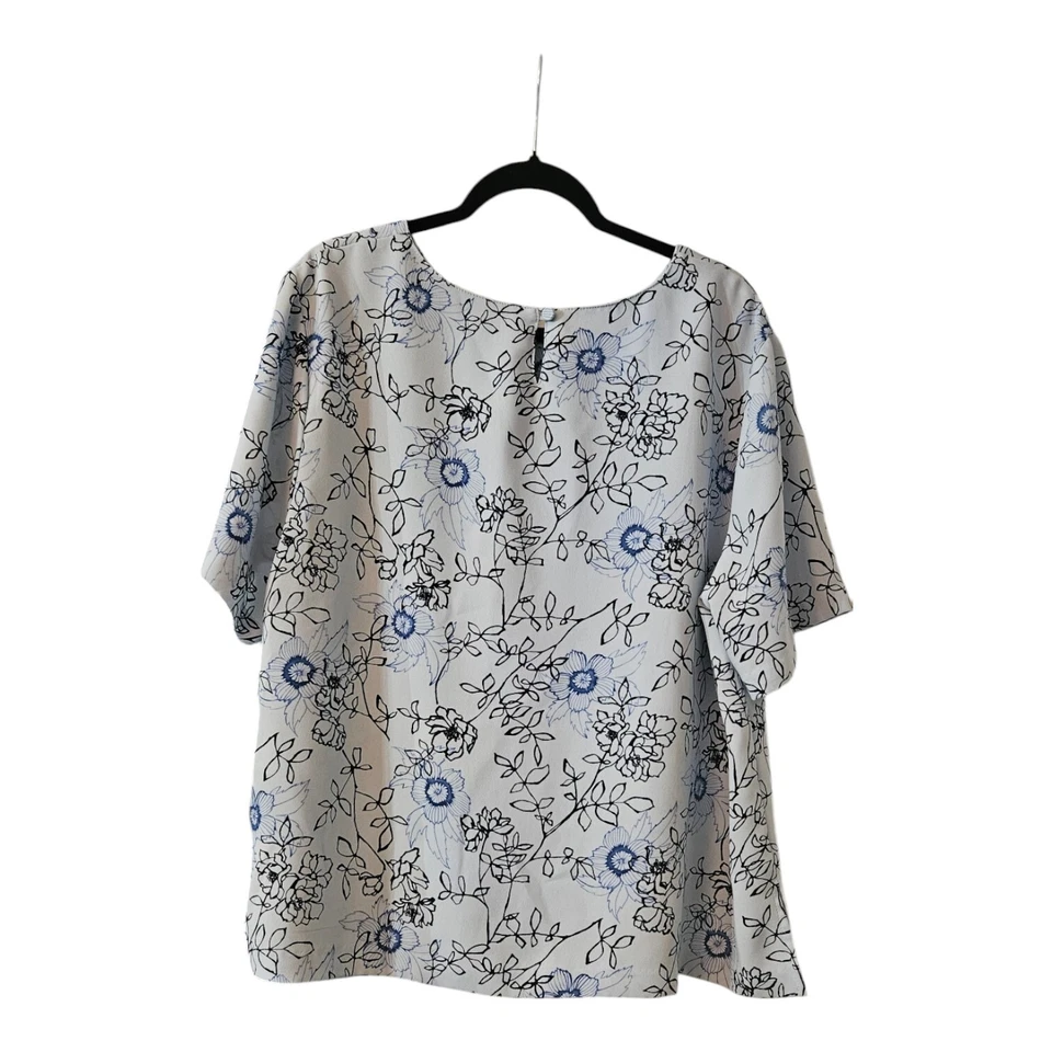 Blusa Laura Scott Mujer 20W Azul Floral Manga Corta Cerradura Cierre Botón Foto 2 de 4