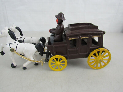 Vintage Cast Iron Horse Drawn Stage Coach/Wagon 10 1/2'' Length