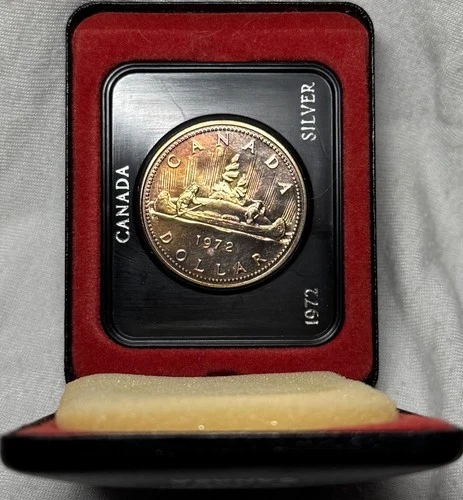 1972 CANADA SILVER VOYAGEUR DOLLAR  IN HOLDER WITH NICE TONING
