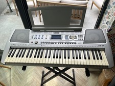 YAMAHA PSR-290 61-Full Size Keys Electronic Keyboard In Silver + stand and power