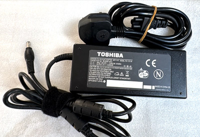 Toshiba 120W 19V 6,3A 5,5 x 2,5mm 2,0A PA3290E-3AC3 AC Laptop Adapter & UK Stecker
