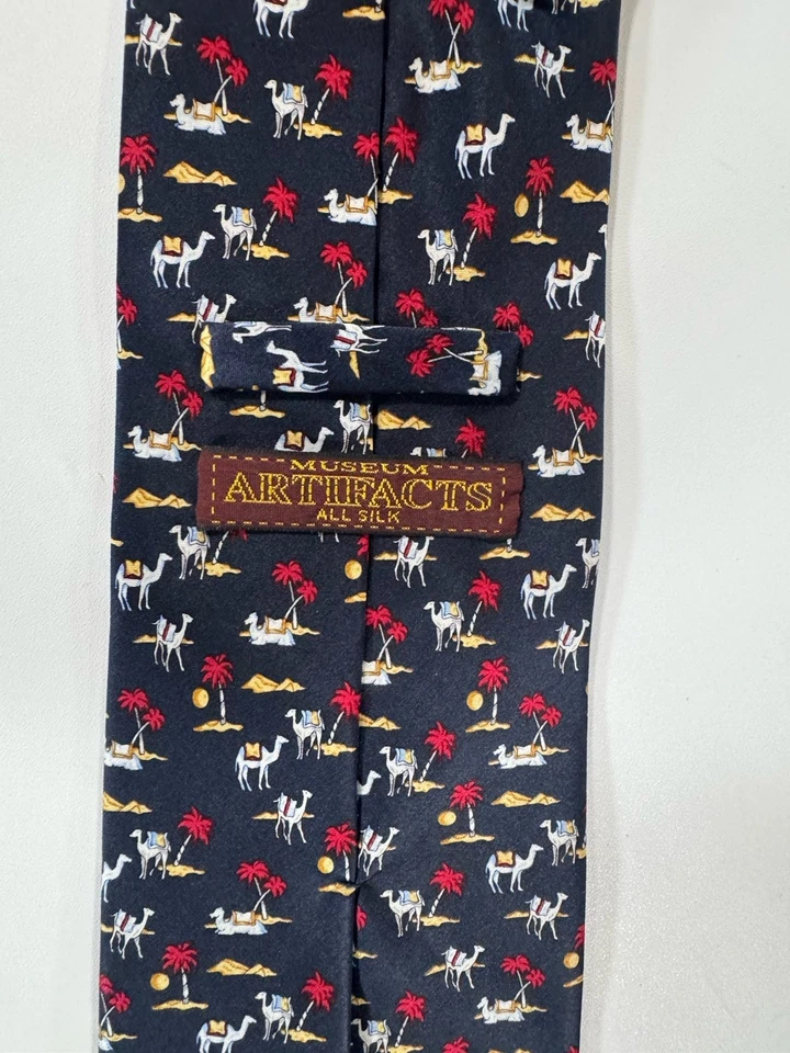 Artefactos de museo corbata de seda hecha a mano camellos del desierto palmera arena dunas negro Foto 3 de 4