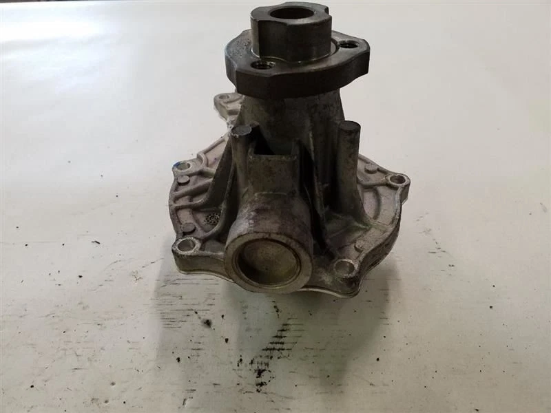 Bomba de refrigerante de agua 1,8 L | Se adapta a Audi A4 / Volkswagen Passat 1997-2002 Foto 3 de 4