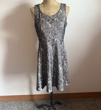 Express Black/White Floral Lace Fit & Flare Dress Lined Scoop Neck Sleeveless L
