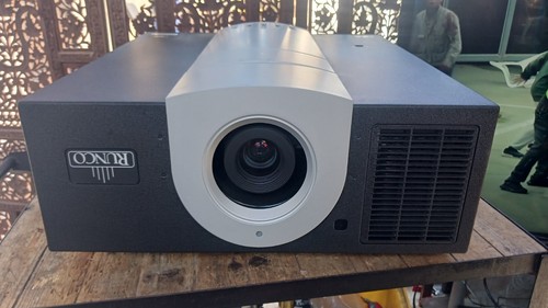 Runco CL-810 ULTRA Projector ONLY 184 Hours USED - Picture 2 of 12
