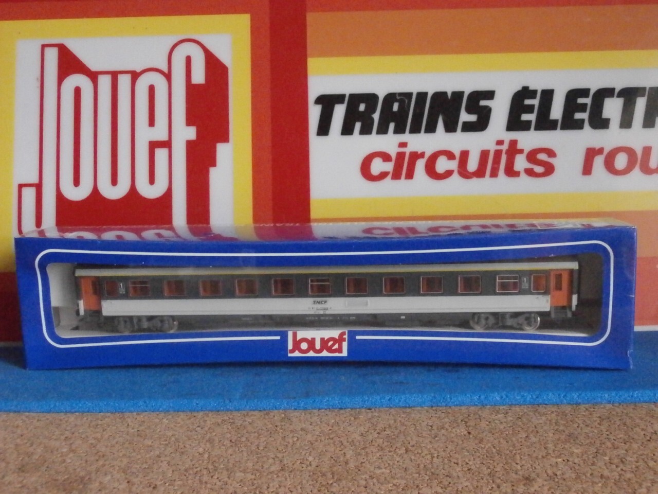 TRAIN ECHELLE HO JOUEF WAGON DE VOYAGEURS A RIVETS APPARENTS MIXTE 1/2 TRAIN ECHELLE HO JOUEF WAGON DE VOYAGEURS A RIVETS APPARENTS MIXTE 1/2