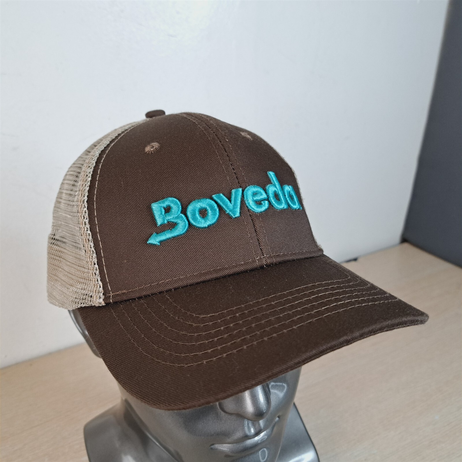 BOVEDA ADJUSTABLE SNAPBACK TRUCKER/MESH HAT/CAP, BROWN, CIGAR/HUMIDTY CONTROL