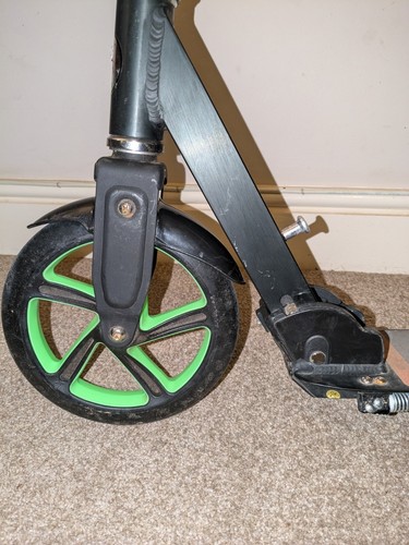Razor A5 Lux Light up Kick Scooter grün, Alter 8+, maximales Fahrergewicht 100kg - Bild 3 von 8