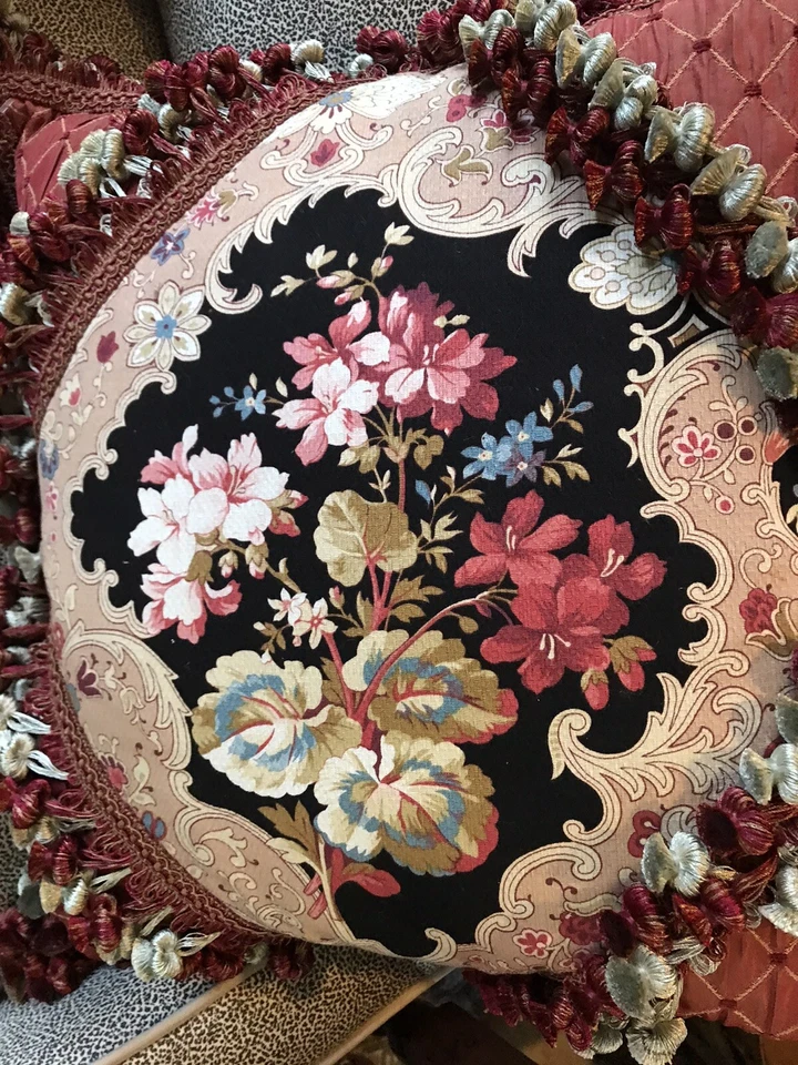 "Almohada adornada recortada Houles de tela Cowtan y Tout 20""" Foto 3 de 4