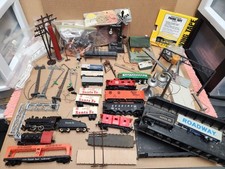 VTG Railroad Lot Of Trains Scenery Accessories HUGE LOT Train Cars Scenery