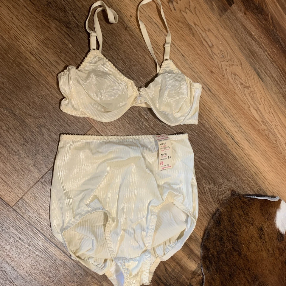 Juego de sujetador OLGA 34/B Panty 5/S años 60 hecho en EE. UU. Foto 2 de 4