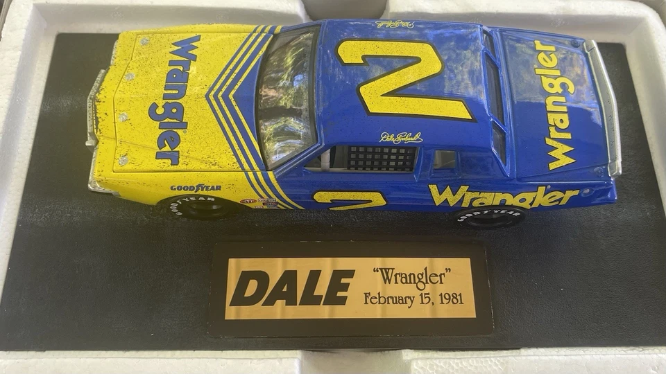 Dale Earnhardt #2 Wrangler 1981 Gran Premio La Película (LEER) Foto 2 de 3