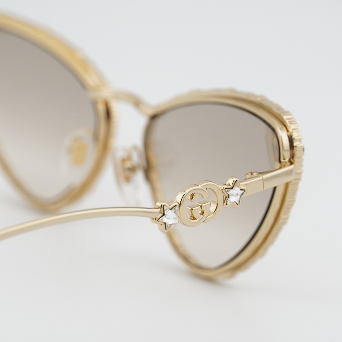 Gucci GG1569S 003 Gold with White Stone/Light Grey Gradient  display picture 1