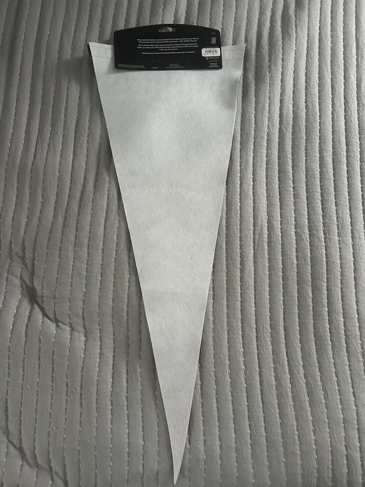 Jack Hughes New Jersey Devils Wincraft NHL Coleccionista Jugador Banderín 12 x 30 Foto 2 de 3