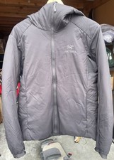 Arc'teryx Women s Atom Heavyweight Hoodie Black Minor Spots Right Arm See Pics