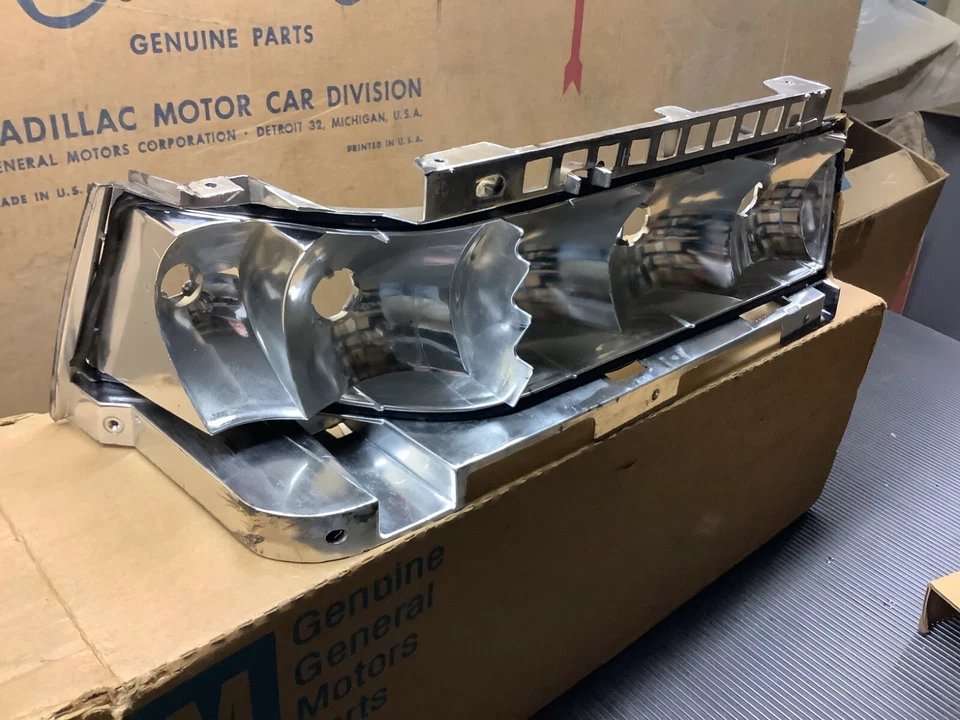 GM# 16505475 1987-91 PONTIAC 6000 NOS FARO TRASERO CARCASA TODOS LOS MODELOS 6000 LE Foto 3 de 4