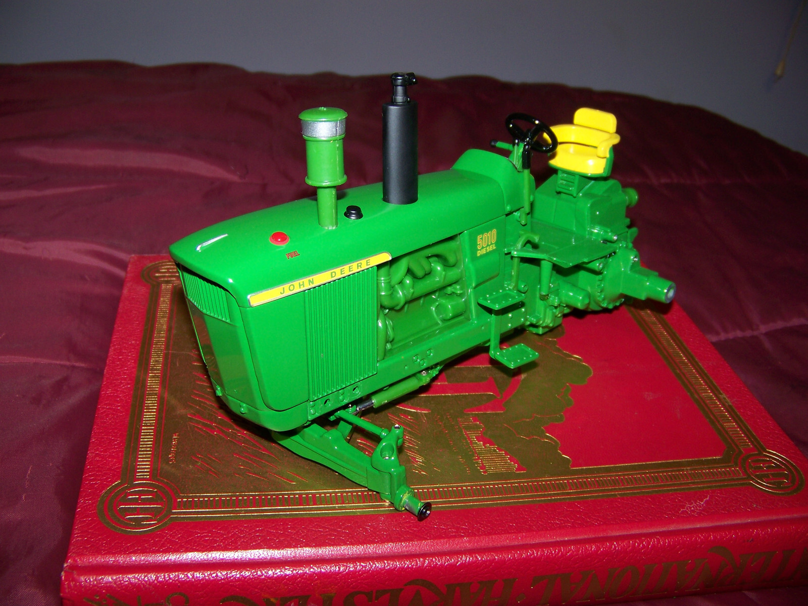 Parts, Prestige John Deere 5010 wheatland body, 1/16, Ertl, Nice