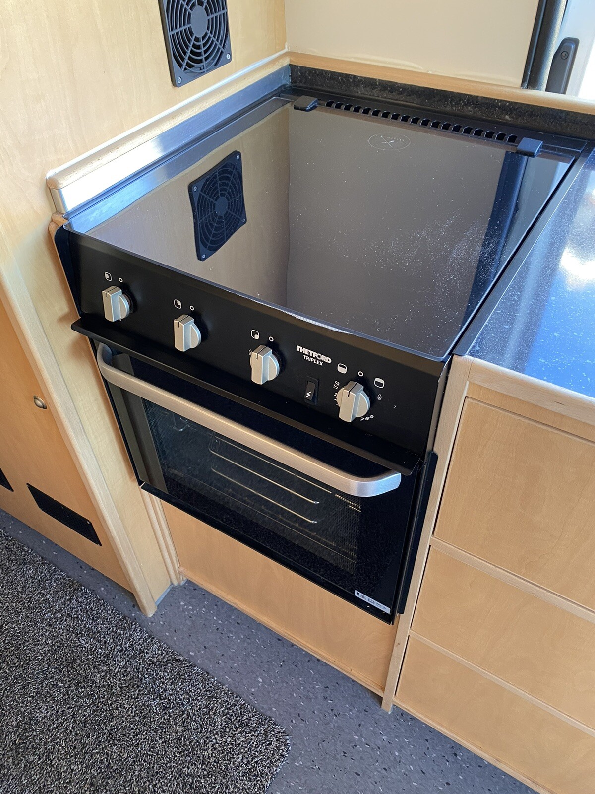 Thetford Triplex Cooker 3 Burner Hob Oven & Grill with Black Glass