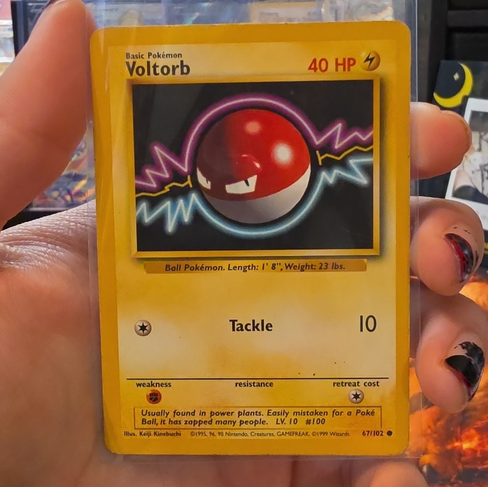 The Pokémon Company Voltorb 067/102 Base Set Regular English 40 HP Unlimited