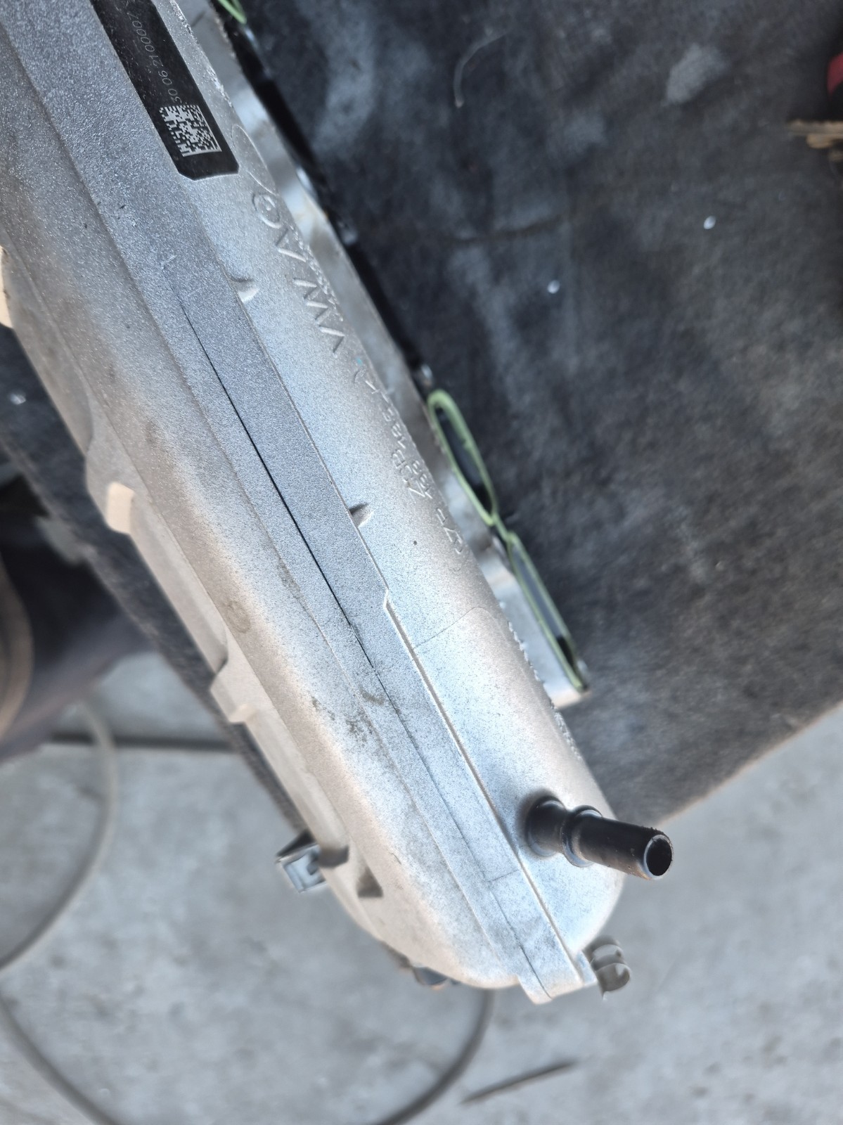 Bentley Flying Spur Right Intake manifold P/N 07P133185K