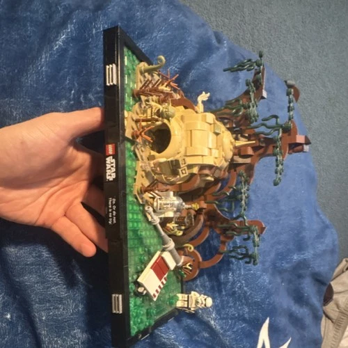 LEGO Star Wars Dagobah Jedi Training Diorama 75330 1000pcs Yoda Luke R2-D2
