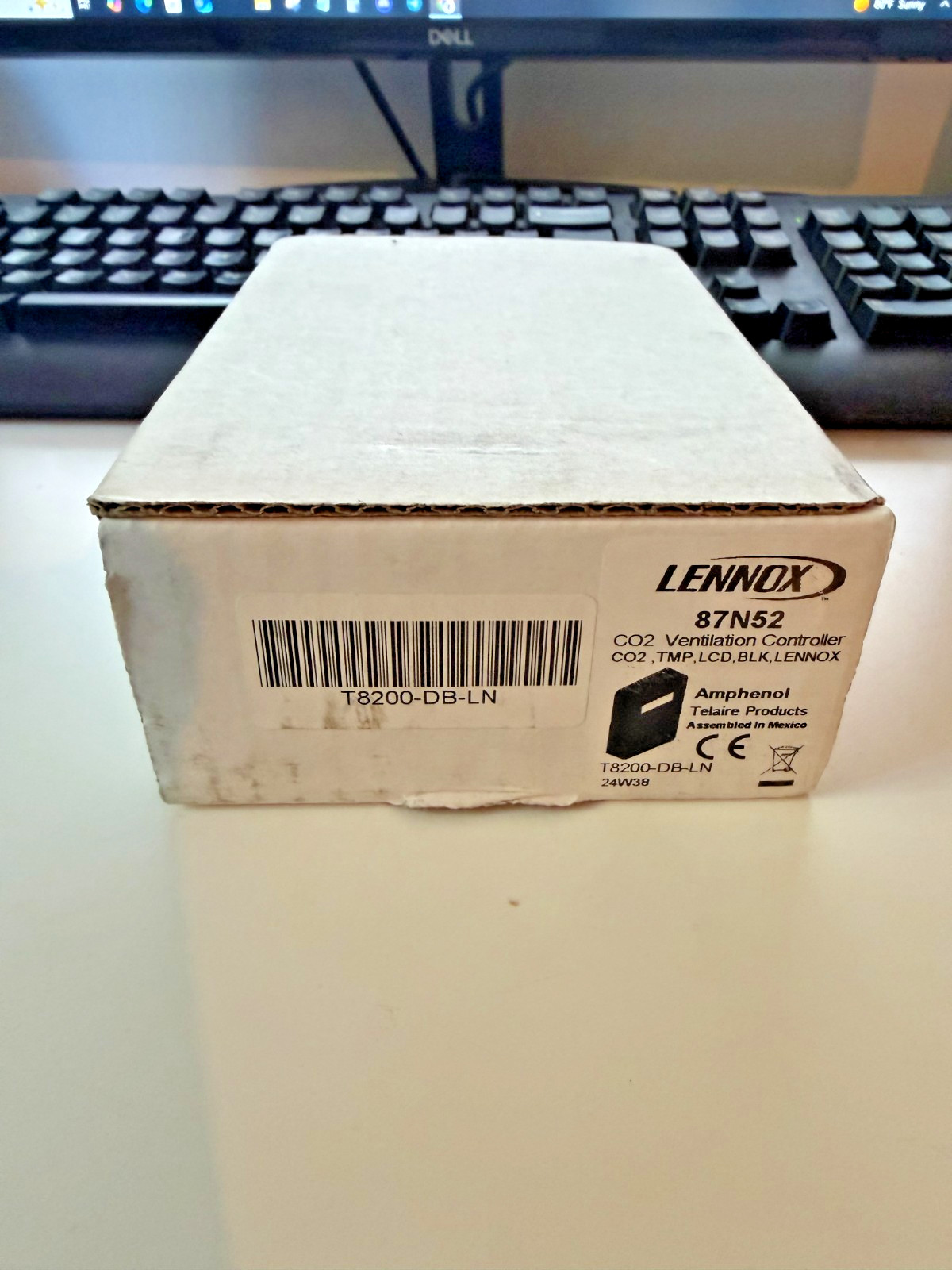 NEW Lennox 87N52 Ventostat CO2 RH Temp LCD Sensor Transmitter T8200-DB