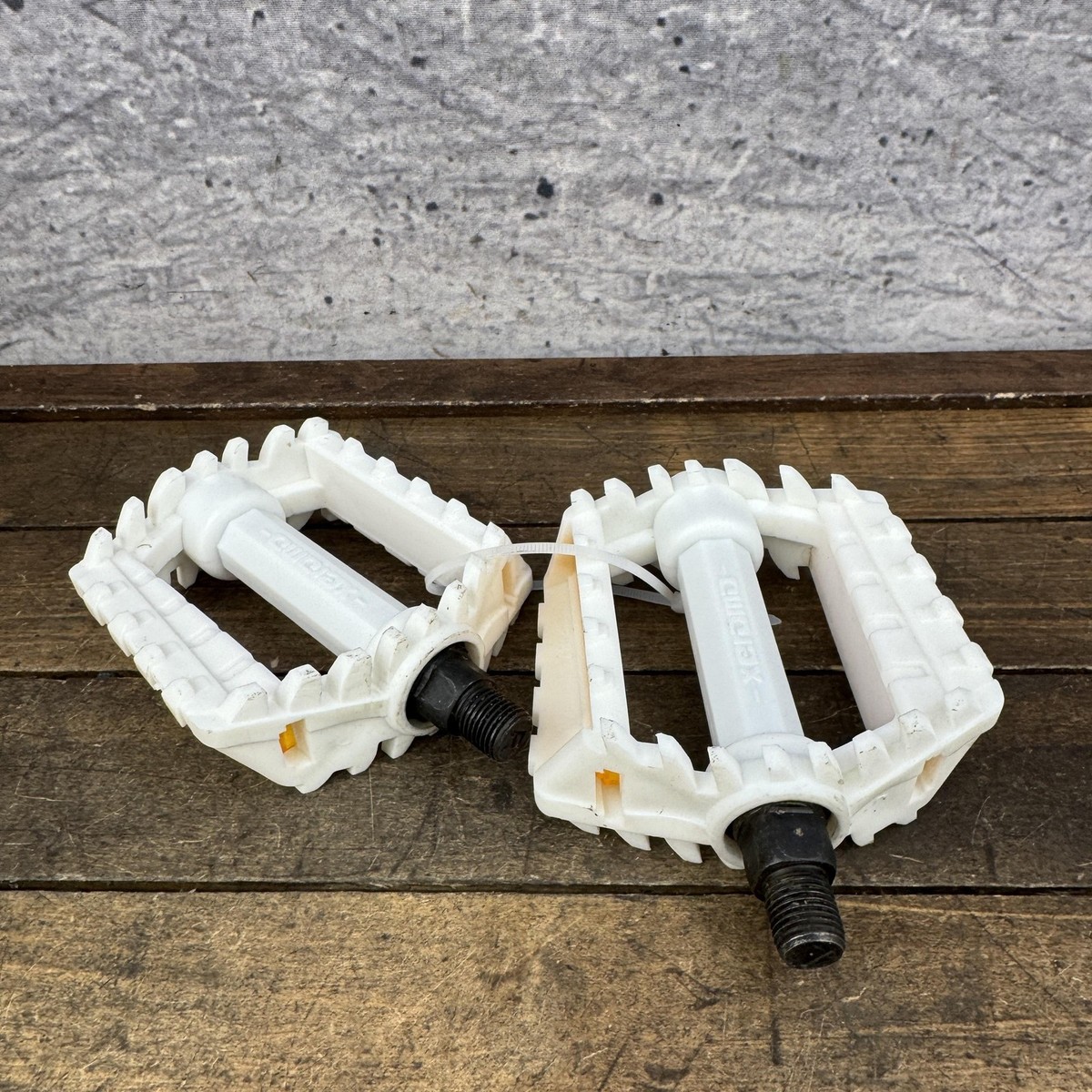 Vintage BMX Freestyle Pedals 1/2 White NOS 80s 90s Bike Plastic
