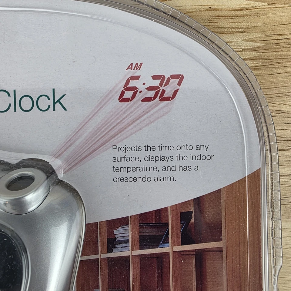 Oregon Scientific Self-Setting Atomic Projection Clock Indoor Thermometer - Image 3 of 4