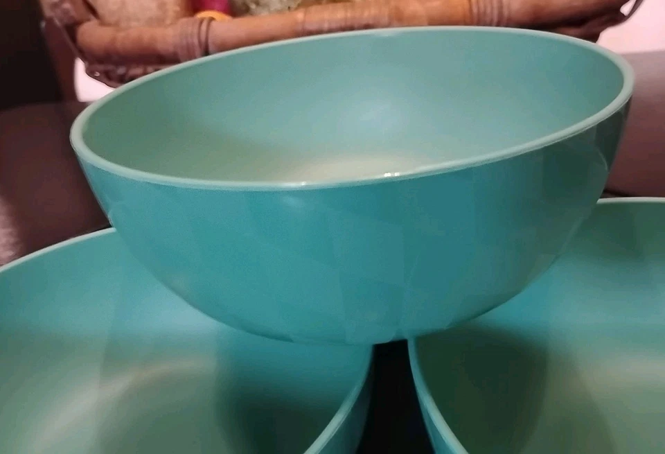 Set of 4 MAINSTAYS Plastic 38oz Cereal Bowls Round Textured BPA Free Teal - Image 3 of 4