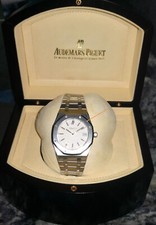 Audemars Piguet Royal Oak Ultra Thin Jumbo 15202ST.OO.0944ST.01 Box/Papers Mint 10