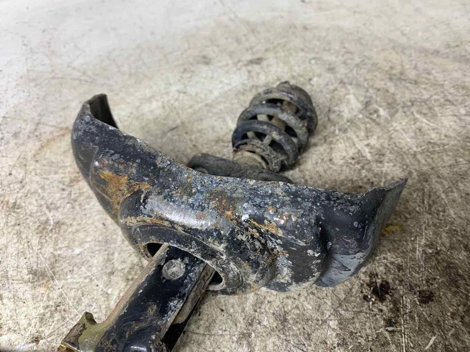 Talha de pneu sobressalente 1957 Chevrolet 1500 Silverado picape - Imagem 2 de 4