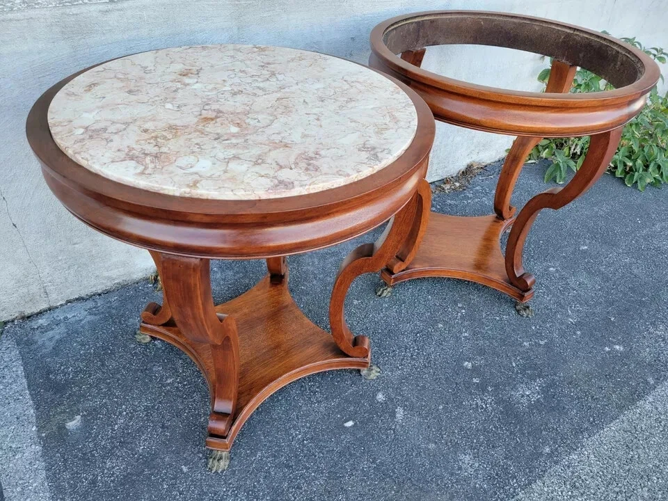 PAR DE SOFÁ-CAMA ANTIGO INGLÊS REGÊNCIA MOGNO REDONDO ROSA MÁRMORE MESA COM PÉS DE LATÃO - Imagem 3 de 4